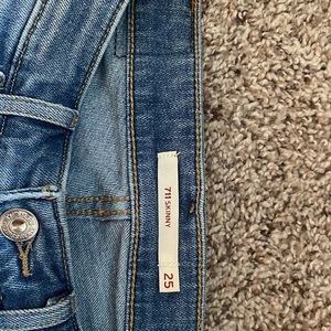Levi’s 711 skinny